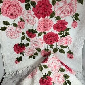 Vintage Floral Rose Bath Towel Set in Pink and Green